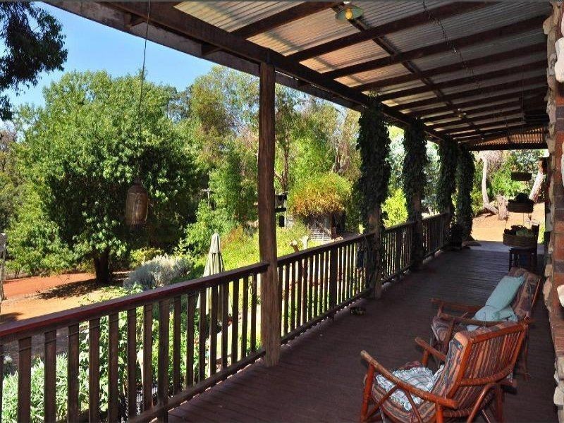 11 West Blackwood Terrace, Bridgetown WA 6255