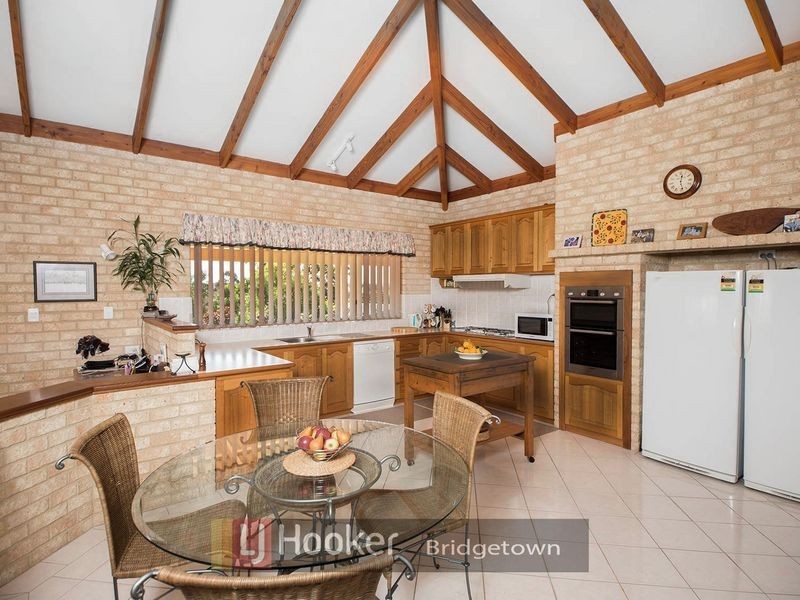 8 Reid Place, Boyup Brook WA 6244