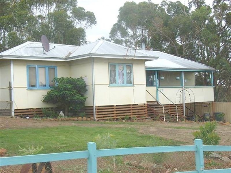 17 Inglis Street, Boyup Brook WA 6244