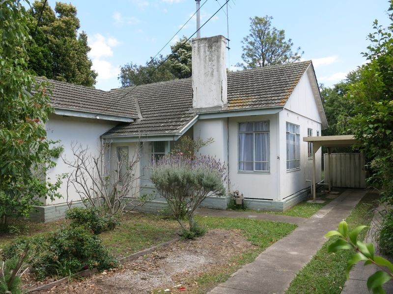 27 Woonah Street, Chadstone VIC 3148