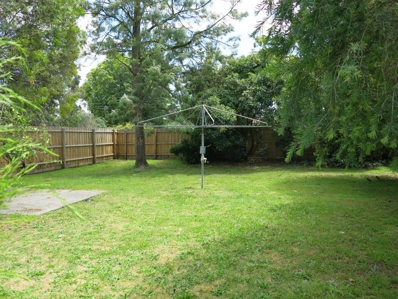 27 Woonah Street, Chadstone VIC 3148