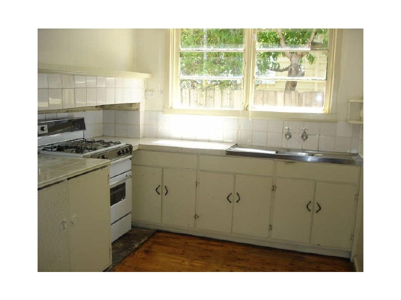 19 Bletchley Road, Hughesdale VIC 3166