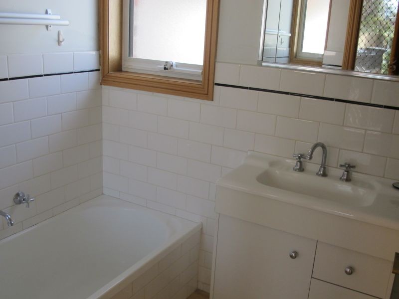 2/6 Stewart Road, Oakleigh East VIC 3166