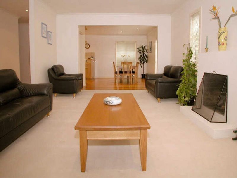 2/24 Strelden Avenue, Oakleigh East VIC 3166