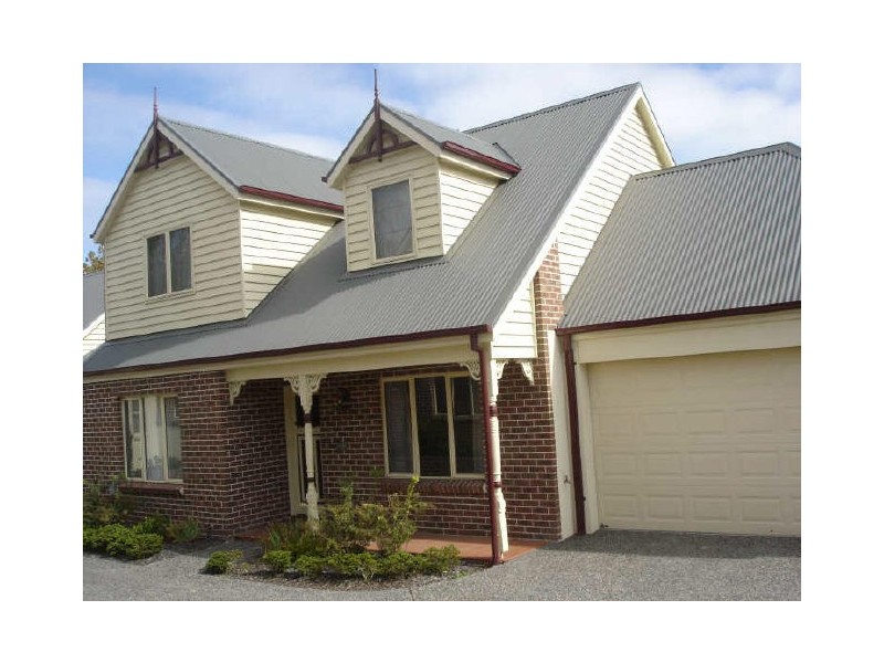 2/13-15 Heath Avenue, Oakleigh VIC 3166