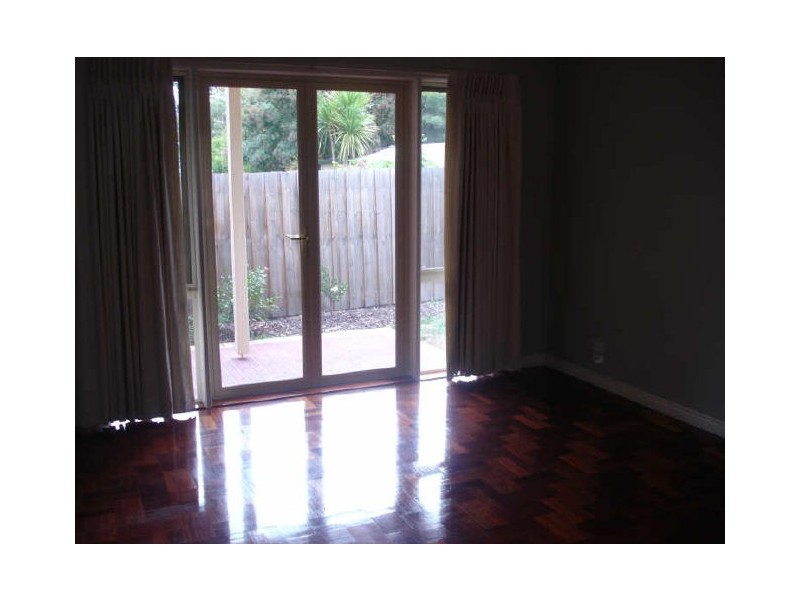 2/13-15 Heath Avenue, Oakleigh VIC 3166