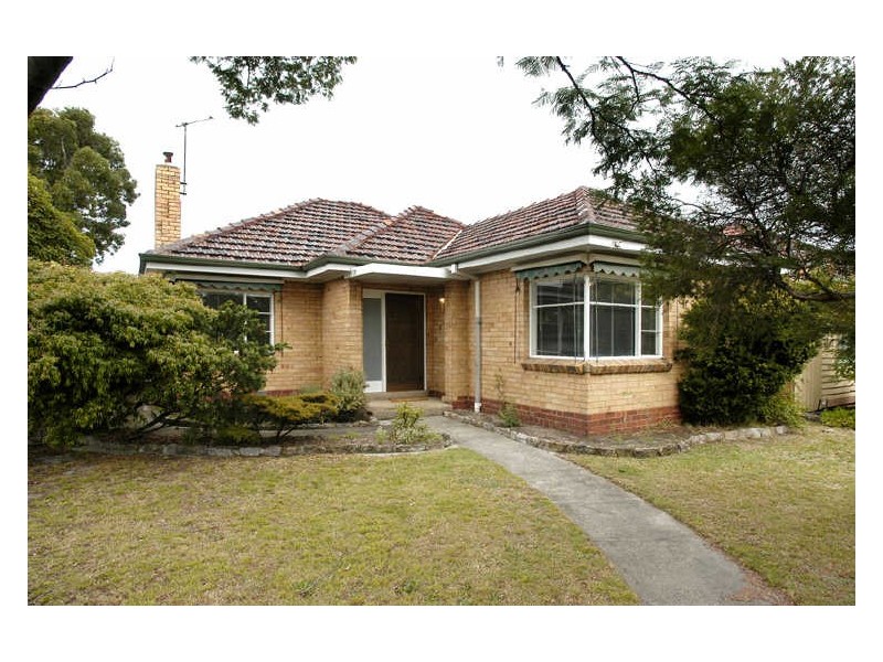 8 Young Street, Oakleigh VIC 3166