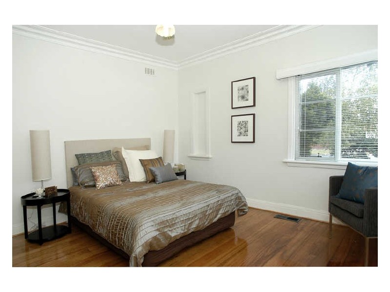 8 Young Street, Oakleigh VIC 3166