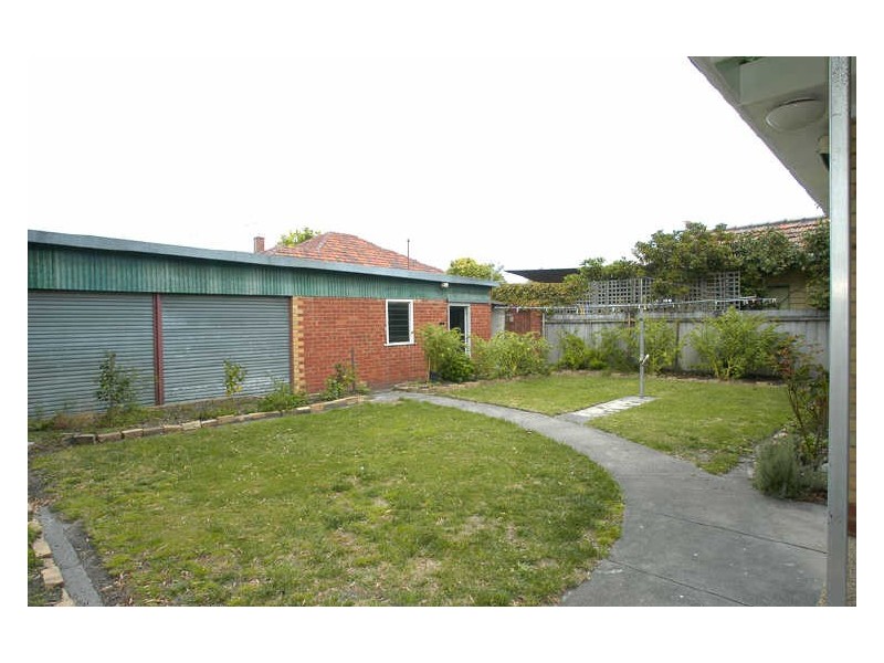 8 Young Street, Oakleigh VIC 3166