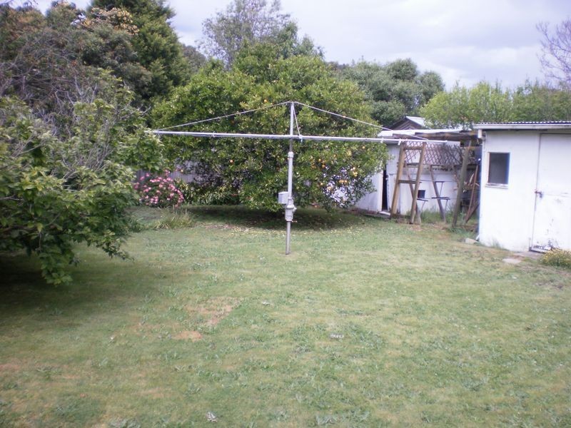 18 Preston Road, Hughesdale VIC 3166