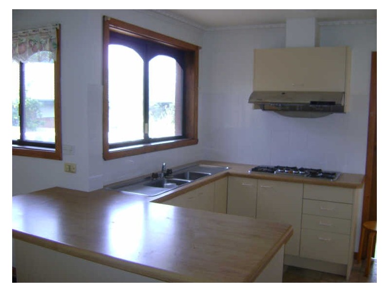 17 Outlook Court, Chadstone VIC 3148