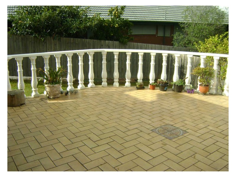 17 Outlook Court, Chadstone VIC 3148