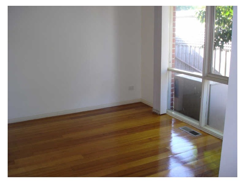1/27 Downing Street, Oakleigh VIC 3166