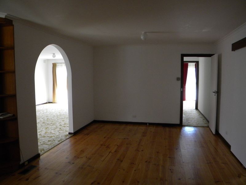 7 Salvana Avenue, Mitcham VIC 3132