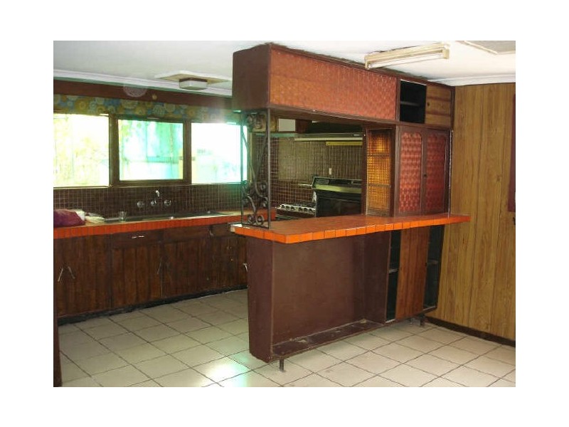 7 Rugby Road, Hughesdale VIC 3166