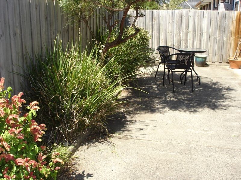 2/11 Reid Street, Oakleigh South VIC 3167