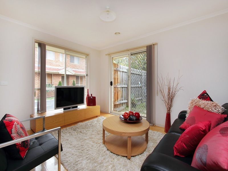 8 Gateway Close, Chadstone VIC 3148