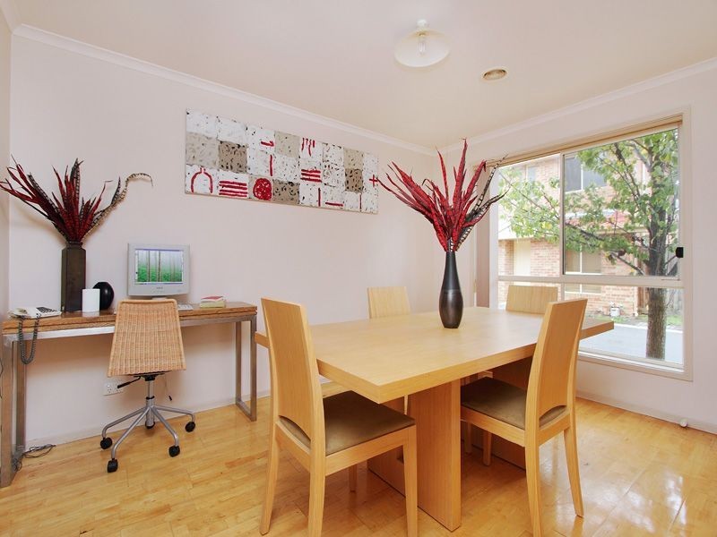 8 Gateway Close, Chadstone VIC 3148