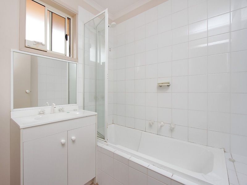 8 Gateway Close, Chadstone VIC 3148