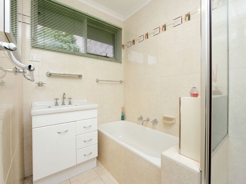 2/43 Barrington Street, Bentleigh East VIC 3165