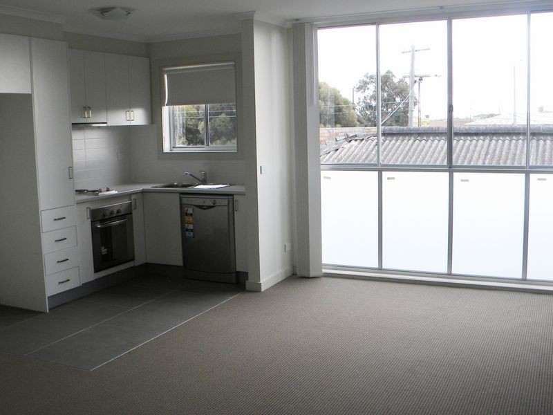 2/41 Railway Avenue, Oakleigh VIC 3166