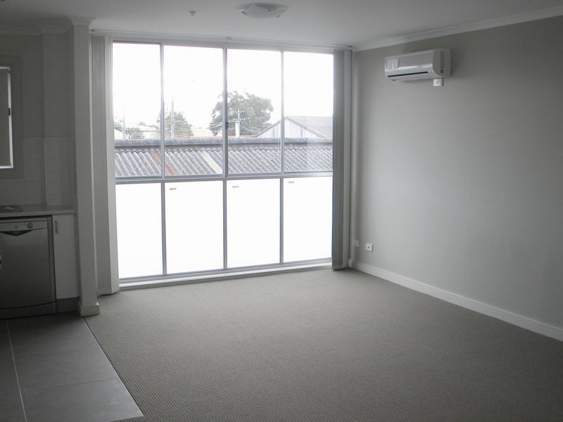 2/41 Railway Avenue, Oakleigh VIC 3166