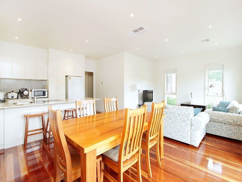 2/33 Charlton Street, Mount Waverley VIC 3149