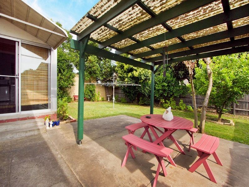 4 Worcester Street, Huntingdale VIC 3166