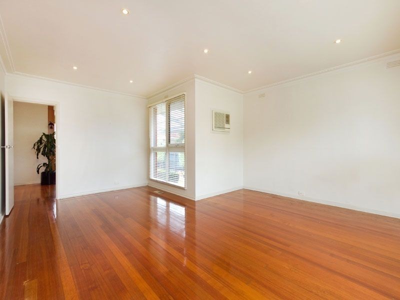 8 Eastbourne Court, Glen Waverley VIC 3150