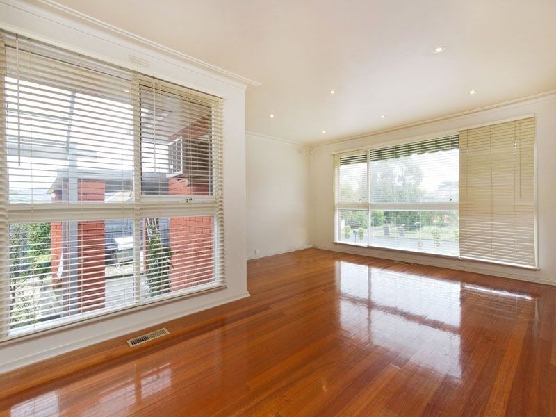 8 Eastbourne Court, Glen Waverley VIC 3150