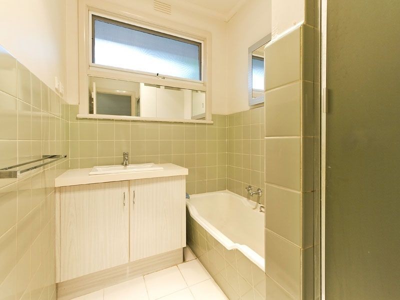 8 Eastbourne Court, Glen Waverley VIC 3150