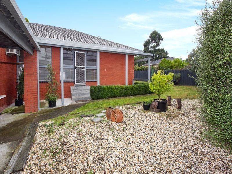 8 Eastbourne Court, Glen Waverley VIC 3150