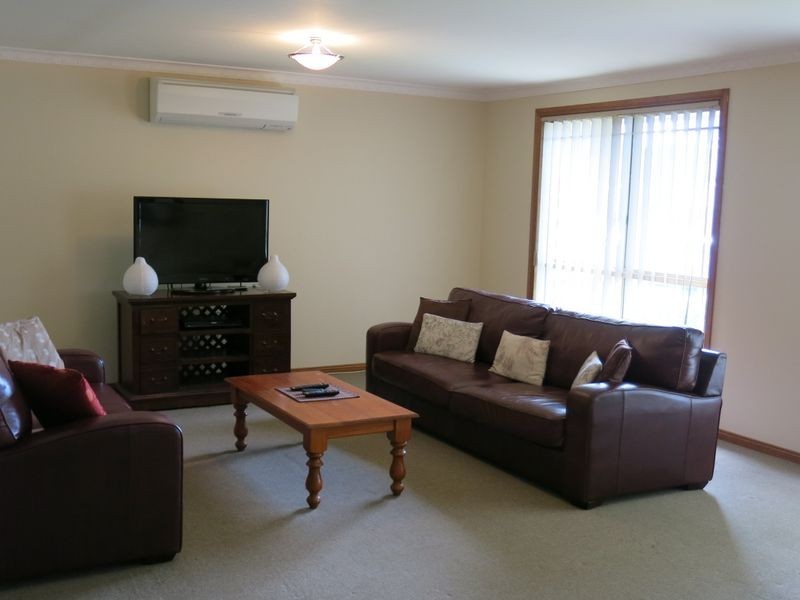 1/8 Stewart Road, Oakleigh East VIC 3166