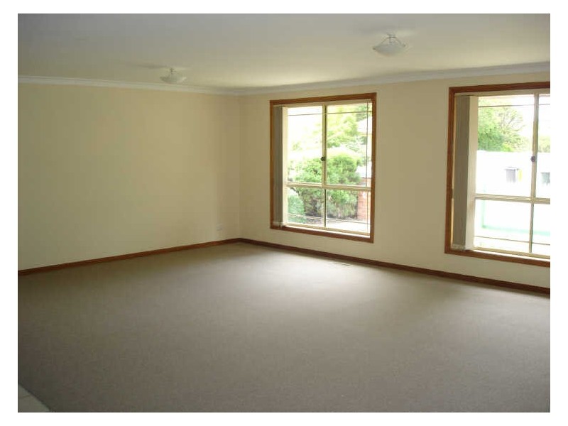 1/8 Stewart Road, Oakleigh East VIC 3166