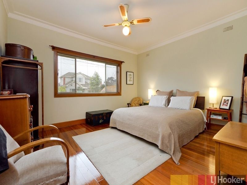 30 Moorookyle Avenue, Hughesdale VIC 3166