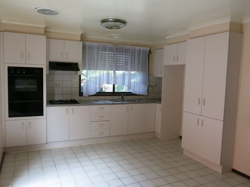 1 Meadows Court, Chadstone VIC 3148