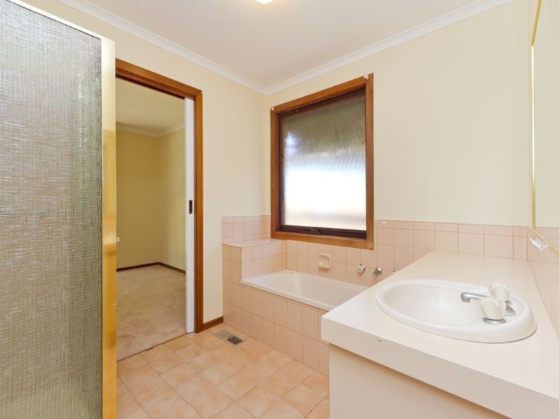 61 Shetland Street, Endeavour Hills VIC 3802