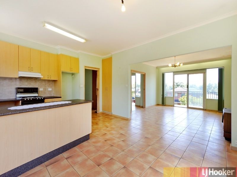 11 Cabena Crescent, Chadstone VIC 3148