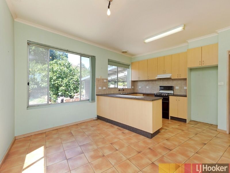 11 Cabena Crescent, Chadstone VIC 3148