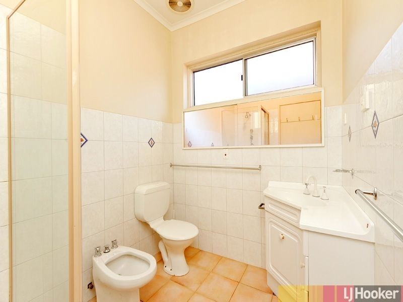 11 Cabena Crescent, Chadstone VIC 3148