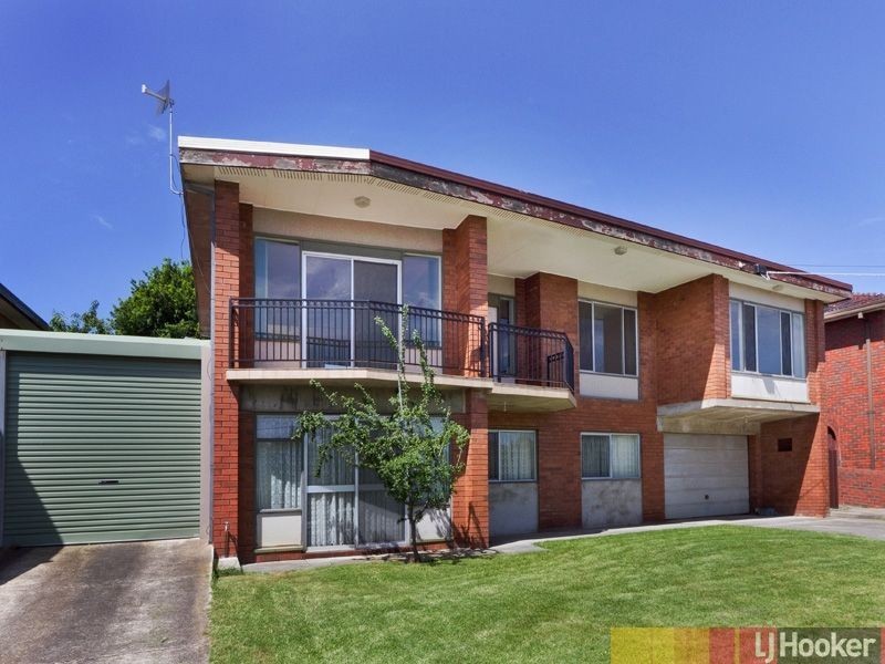11 Cabena Crescent, Chadstone VIC 3148