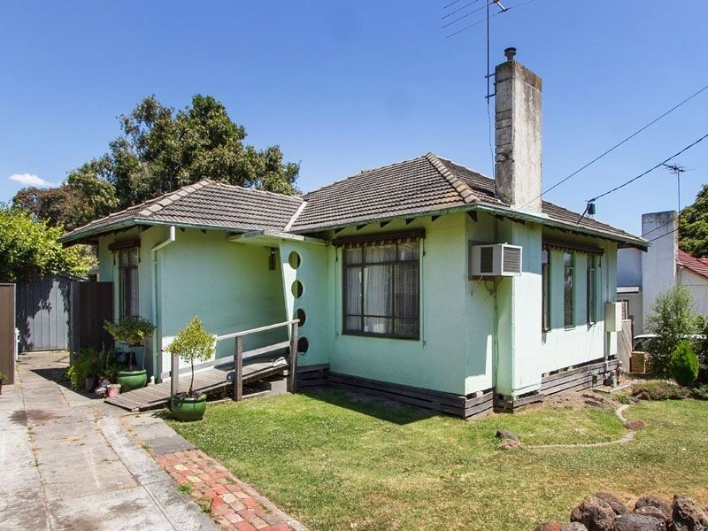 6 Warrina Street, Chadstone VIC 3148