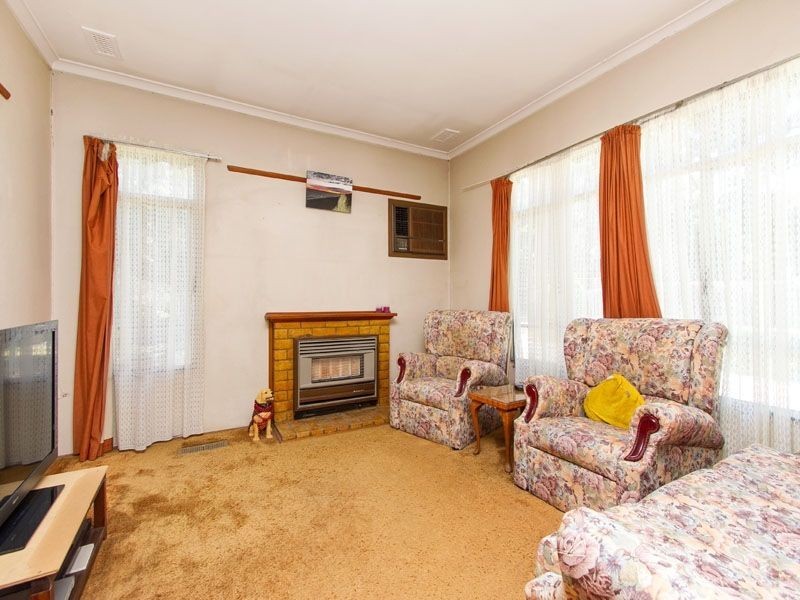 6 Warrina Street, Chadstone VIC 3148