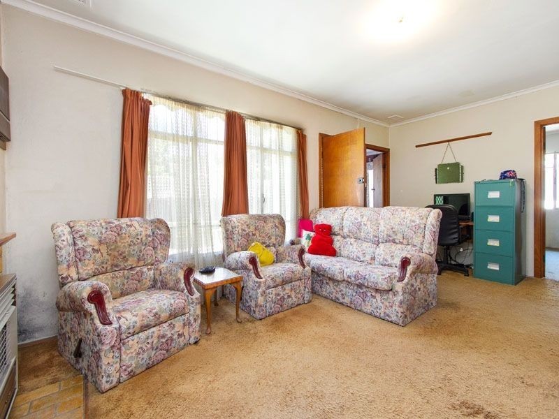 6 Warrina Street, Chadstone VIC 3148