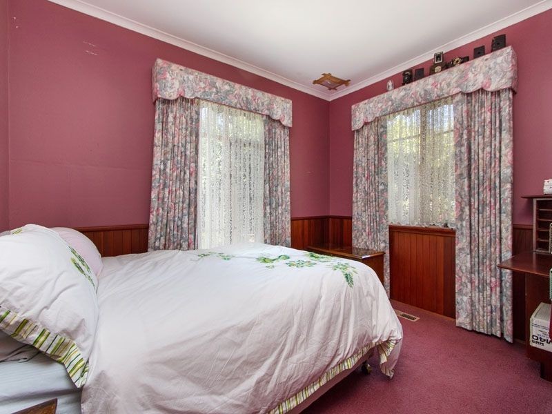 6 Warrina Street, Chadstone VIC 3148