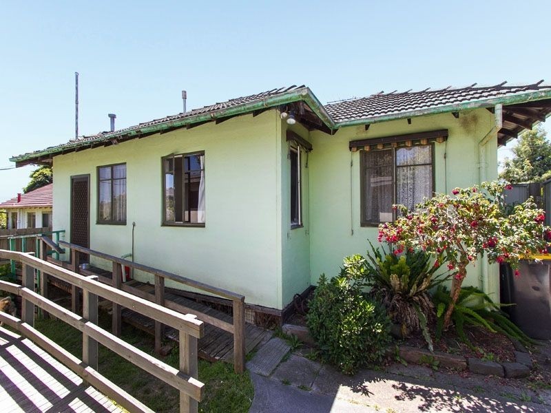 6 Warrina Street, Chadstone VIC 3148