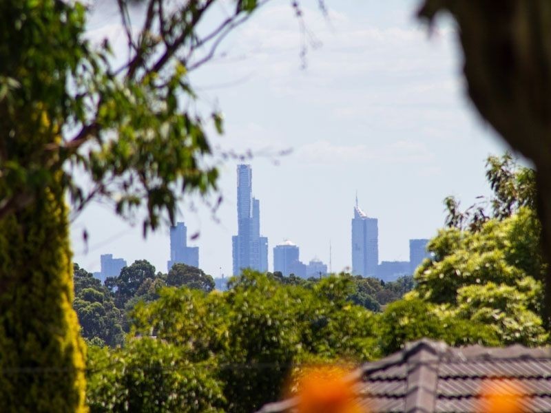 6 Warrina Street, Chadstone VIC 3148