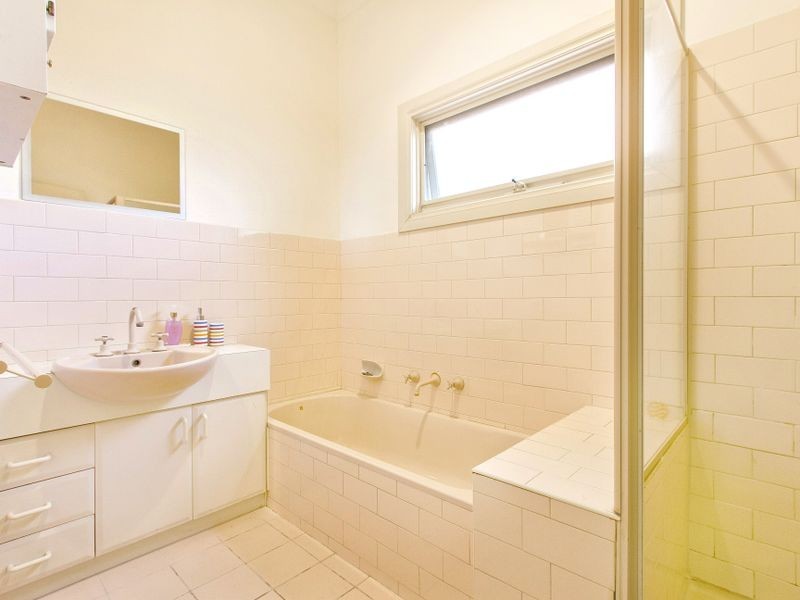 2/2 Green Gables Avenue, Malvern East VIC 3145