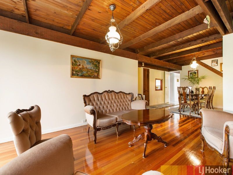 49 Oakpark Drive, Chadstone VIC 3148