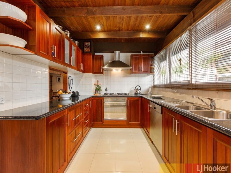 49 Oakpark Drive, Chadstone VIC 3148